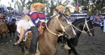 Palmas de Peñaflor coronó una gran tarde con su segundo título en la Final de Criadores Palmas de Peñaflor coronó una gran tarde con su segundo título en la Final de Criadores