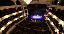 Con Gala en el Teatro Municipal, Los Huasos Quincheros celebraron 80 años de existencia Con Gala en el Teatro Municipal, Los Huasos Quincheros celebraron 80 años de existencia