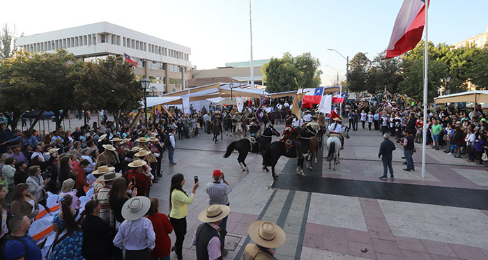 Desfile por las calles de Rancagua arrancó cientos de aplausos