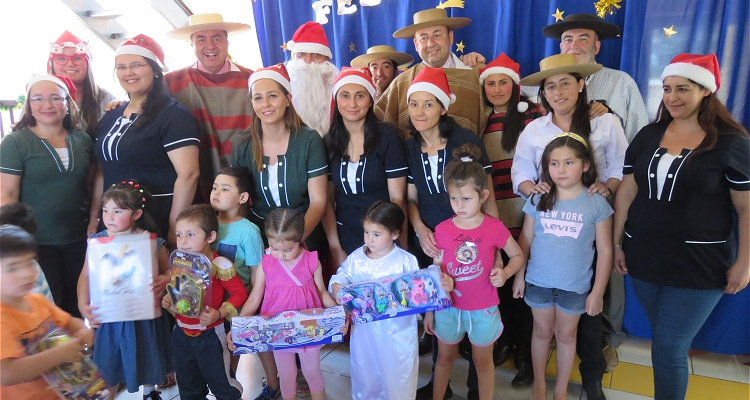 Club Cato llevó alegría navideña a jardín infantil rural