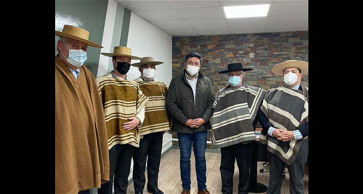 Dirigentes corraleros de Río Cautín se reunieron con alcalde de Loncoche