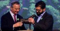 Enagro: Sociedad Nacional de Agricultura regaló al Presidente Boric el estándar de la raza del Caballo Chileno