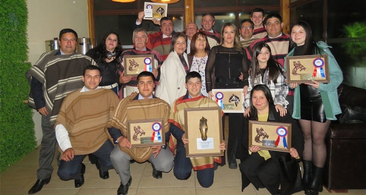 Asociación Ñuble premió a su Cuadro de Honor en concurrida cena