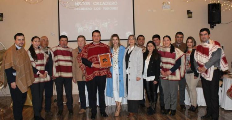 Club Cerro Colorado celebró su 37° aniversario y premió a su Cuadro de Honor