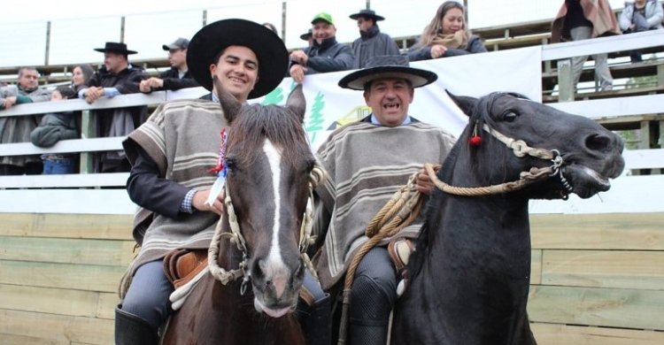 Un triunfo inolvidable: Los Paredes ganaron el Rodeo Padre e Hijo de Bío Bío