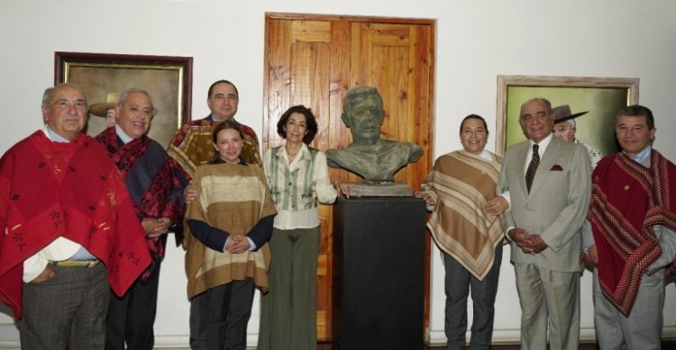 Familia Cardemil donó busto de 