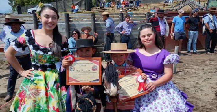 Club de Rodeo Ancud disfrutó una fiesta familiar con serie Caballitos de Palo