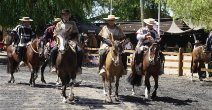 Se corre la Serie Caballos del Clasificatorio Zona Sur de Los Angeles