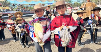 Jorquera y Figueroa celebraron en la Serie Caballito de Palo de Melipilla