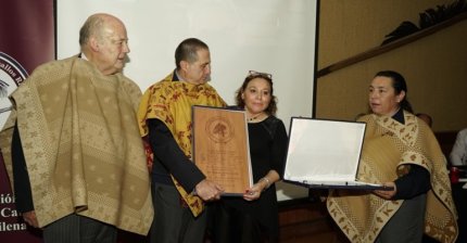 Emotivo homenaje a Alejandro Herrera marcó premiación de los Criadores