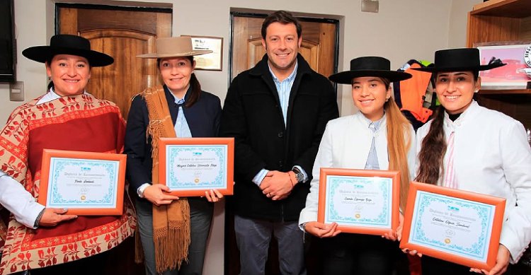 Campeonas y vicecampeonas del Nacional Femenino fueron distinguidas en Isla de Maipo
