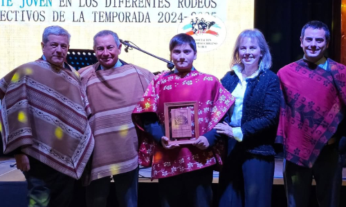 José Astaburuaga y el premio de Mejor Criadero de Ñuble de Las Achiras: