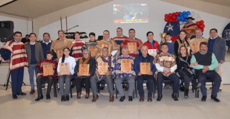 Cardenal Caro cerró su temporada con un almuerzo de premiación bien familiar