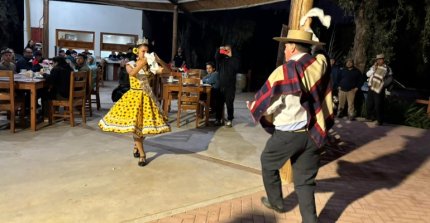 Cortés y Vial bailaron la cueca de los campeones en Azapa