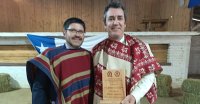 ¡Acampao el hombre! Socio criador de Cardenal Caro llegó a caballo para recibir sus premios