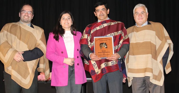 Rodrigo Ananías, Mejor Jinete Profesional de Bío Bío: 