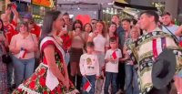 Los campeones nacionales juveniles de Paine se lucieron con pie de cueca en Times Square