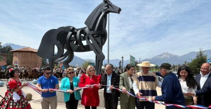 ¡Orgullo nacional! Fue inaugurado monumento al "Caballo Chileno" en Pirque