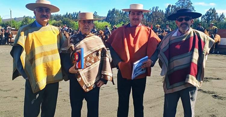 Carlos Mondaca recibió homenaje en Provincial de Los Lagos que ganaron Middlleton y Ojeda