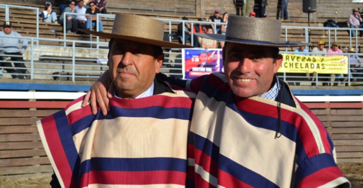 José Manuel Toledo y Manuel Muñoz sumaron fuerzas y celebraron de inmediato en Yerbas Buenas
