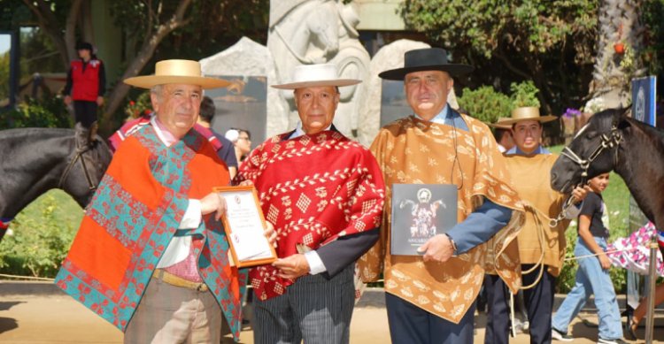 Se realizó la premiación del 2do Concurso Literario 