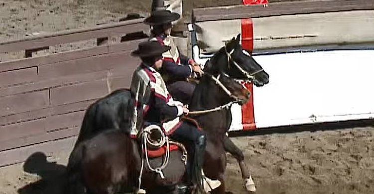 Touma y De la Fuente celebraron con dos cuecas en el rodeo de Las Condes